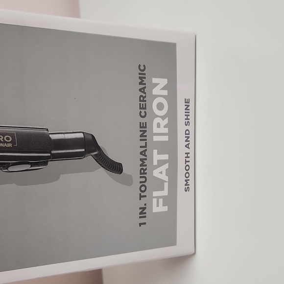 NEW InfinitiPro by Conair 1" Tourmaline Ceramic Flat Iron - Picture 2 of 6